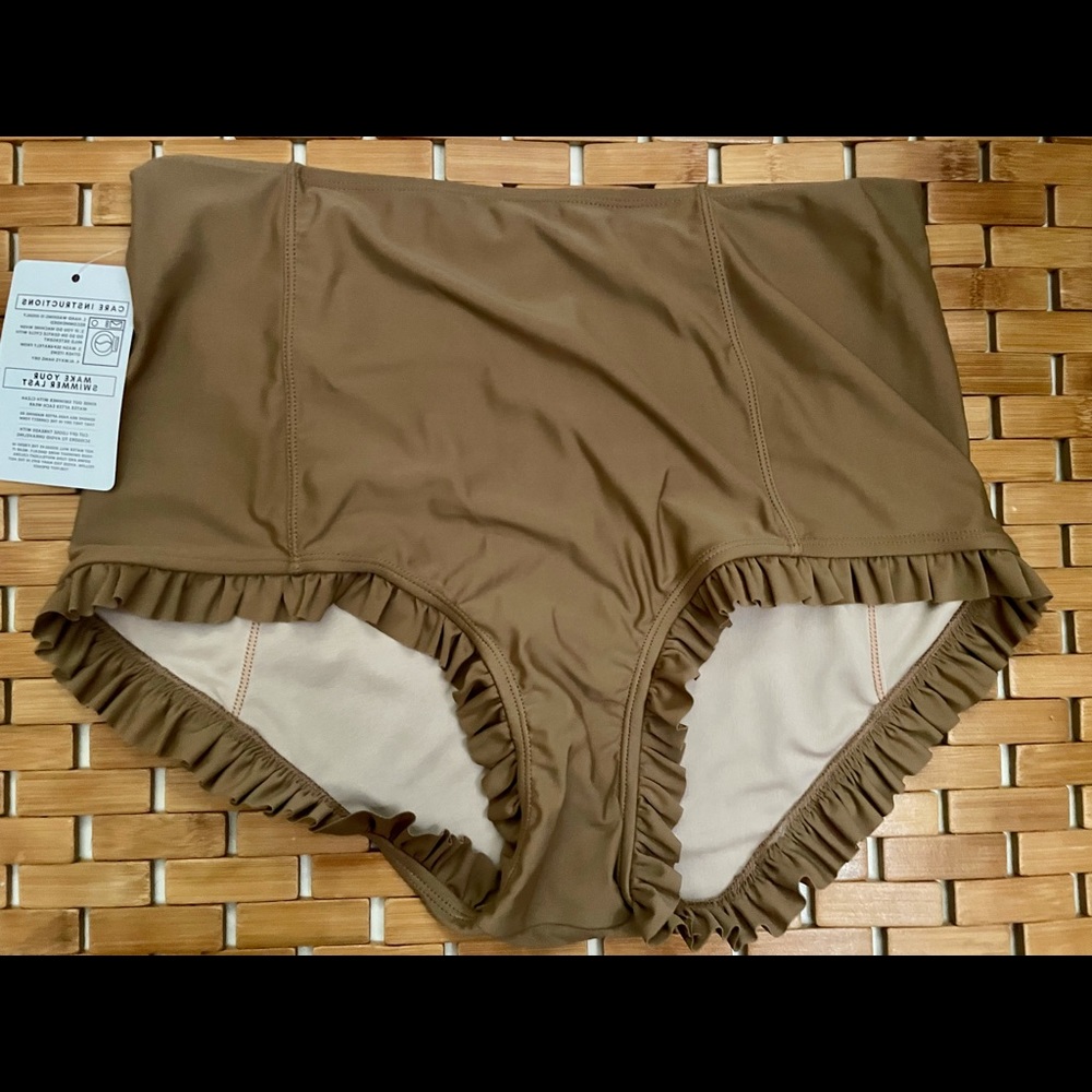 KJ Bottoms Size L.